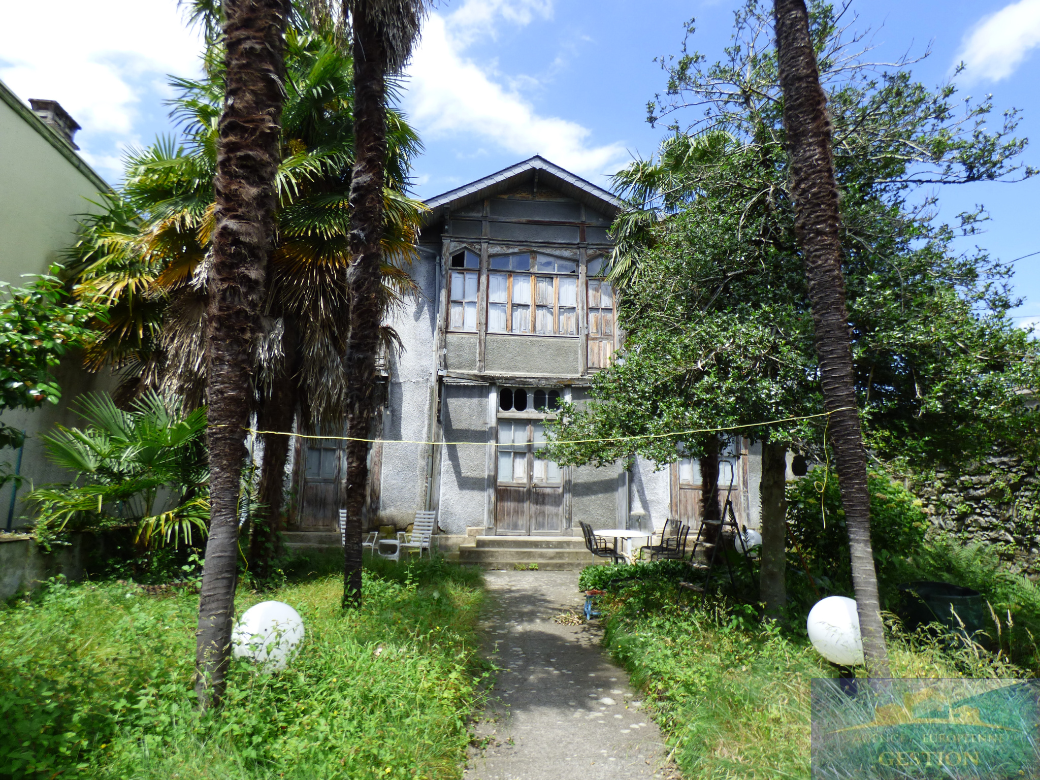 vente Villa avec 9 pièces à vendre 230000 € à Lourdes (65)